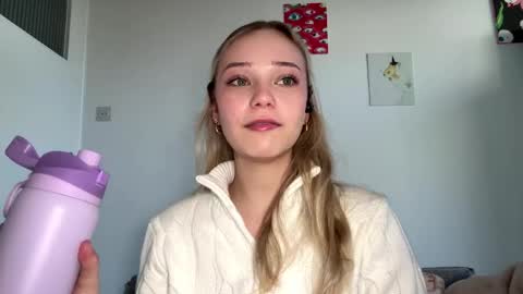 Snapshot of cassijent chatting on 03/02/26, 07:15 Olivia online show from 03/02/26, 07:15