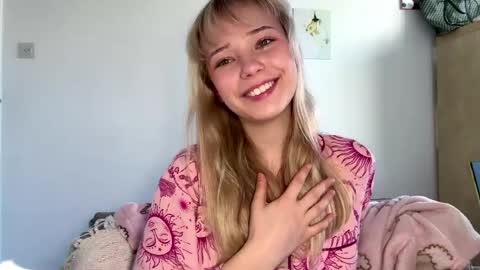 Olivia online show from 04/07/26, 07:09