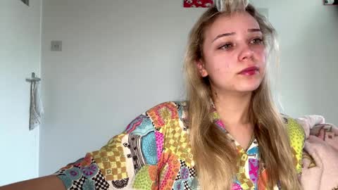 Olivia online show from 04/10/26, 07:02