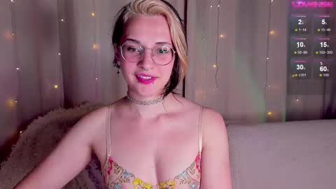 Snapshot of cassy_moore chatting on 10/27/25, 07:51 Ellie online show from 10/27/25, 07:51