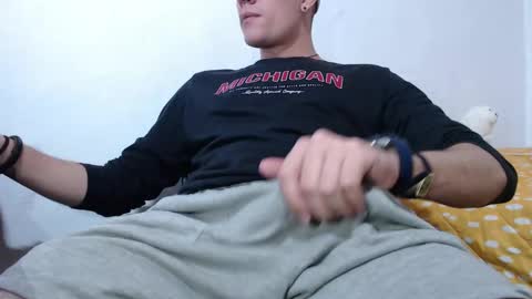 Snapshot of casteryx chatting on 03/08/25, 02:45 Juan online show from 03/08/25, 02:45