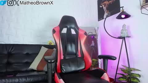 Matheo Brown online show from 09/30/25, 04:06