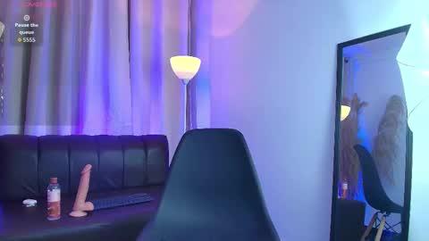 Snapshot of cat_kiss_ chatting on 09/11/25, 02:44 cat_kiss_ online show from 09/11/25, 02:44