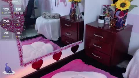 Snapshot of cat_white chatting on 02/17/26, 03:08 Cata online show from 02/17/26, 03:08