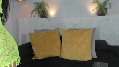 cata_gil1 online show from 11/12/25, 06:19