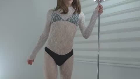 Snapshot of cata_n_cami chatting on 06/25/26, 02:33 cata_n_cami online show from 06/25/26, 02:33