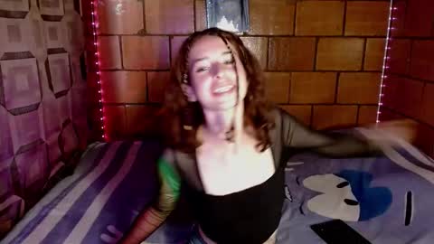 Snapshot of cata_snow chatting on 10/21/25, 10:32 Cata Snow online show from 10/21/25, 10:32