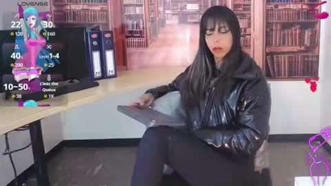 Queen Catalella online show from 11/21/25, 03:16