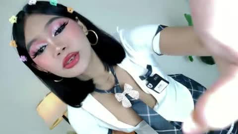 CatalenaX online show from 11/18/25, 05:39