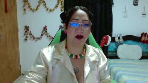 isabel online show from 12/13/24, 09:02