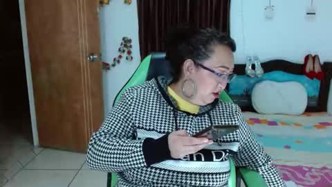 isabel online show from 01/31/25, 09:27