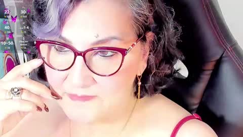 Snapshot of cataleya_mom_ chatting on 09/18/25, 03:30 cataleya online show from 09/18/25, 03:30