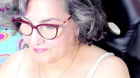 Snapshot of cataleya_mom_ chatting on 09/24/25, 03:54 cataleya online show from 09/24/25, 03:54