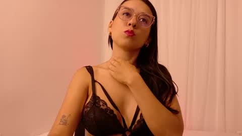 Snapshot of cataleya_rosse1996 chatting on 05/11/26, 09:01 Cataleya online show from 05/11/26, 09:01