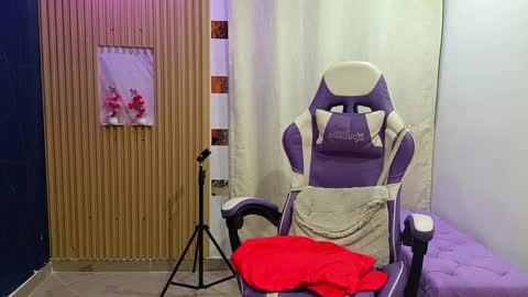 cataleyalove_ady online show from 11/19/25, 10:26