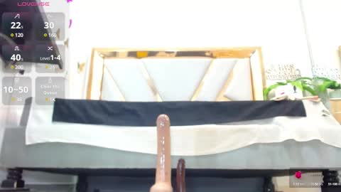 Snapshot of catalillina_love1 chatting on 02/25/25, 12:34 Cata online show from 02/25/25, 12:34