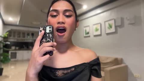 catalina2605 online show from 10/22/25, 07:57