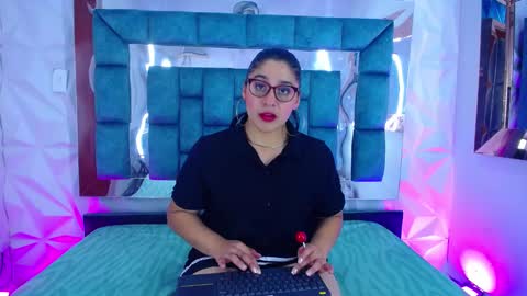 Snapshot of catalina_bustos chatting on 02/26/25, 03:42 Catalina bustos online show from 02/26/25, 03:42