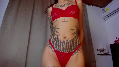 Snapshot of catalina_llanos chatting on 12/07/24, 02:35 Catalina 3 online show from 12/07/24, 02:35