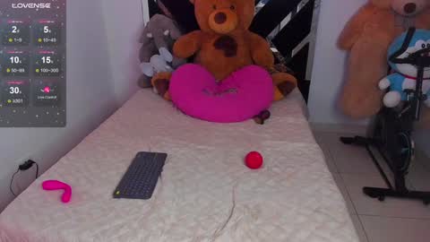 Snapshot of catalina_smith__ chatting on 02/07/25, 01:58 Catalina online show from 02/07/25, 01:58