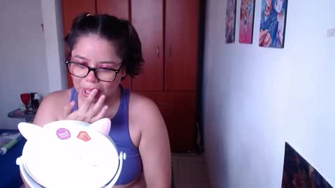 Snapshot of catalinaa_lovee chatting on 10/23/25, 07:01 catalinaa_lovee online show from 10/23/25, 07:01