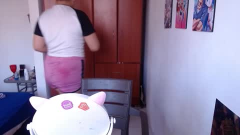 Snapshot of catalinaa_lovee chatting on 10/25/25, 04:46 catalinaa_lovee online show from 10/25/25, 04:46