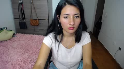 Snapshot of catalinahounn chatting on 02/02/25, 03:39 catalinahounn online show from 02/02/25, 03:39