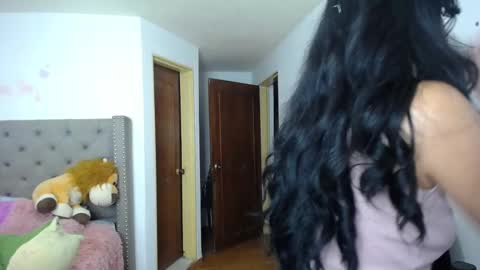 Snapshot of catalinahounn chatting on 03/03/25, 09:59 catalinahounn online show from 03/03/25, 09:59