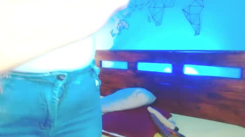 Snapshot of catalinajoyful chatting on 01/10/26, 04:03 CatalinaJoyful online show from 01/10/26, 04:03