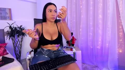 Catalina online show from 01/17/25, 01:35