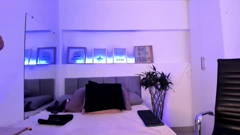 Catalina online show from 02/06/25, 05:51