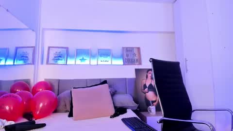 Catalina online show from 02/18/25, 02:06