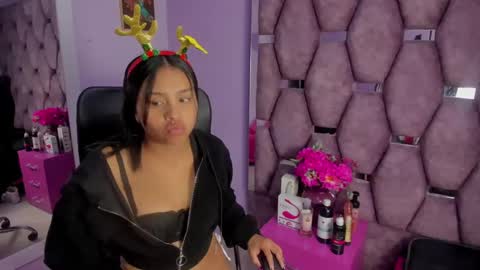 Snapshot of catalinanaugthy chatting on 12/17/24, 07:18 CATA. online show from 12/17/24, 07:18