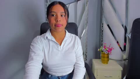 Snapshot of catalinanaugthy chatting on 02/25/25, 02:36 CATA. online show from 02/25/25, 02:36