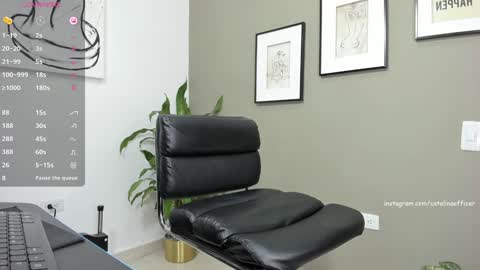 Snapshot of catalinaofficer chatting on 01/19/25, 11:34 Catalina Howard Aragon online show from 01/19/25, 11:34