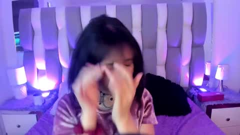 Snapshot of catarsiss_moon chatting on 12/04/24, 02:59 Cat online show from 12/04/24, 02:59