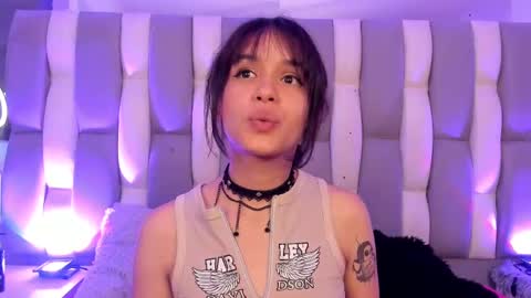 Snapshot of catarsiss_moon chatting on 12/06/24, 09:13 Cat online show from 12/06/24, 09:13