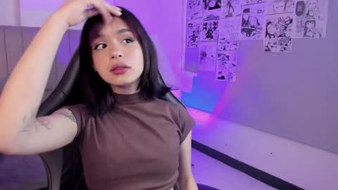 Snapshot of catarsiss_moon chatting on 01/04/25, 08:05 Cat online show from 01/04/25, 08:05