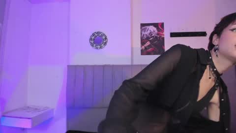 Snapshot of catarsiss_moon chatting on 01/11/25, 11:24 Cat online show from 01/11/25, 11:24