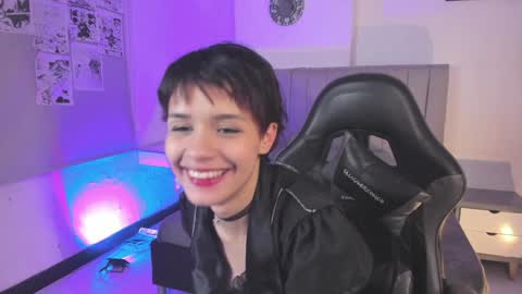 Snapshot of catarsiss_moon chatting on 01/21/25, 02:22 Cat online show from 01/21/25, 02:22