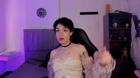 Snapshot of catarsiss_moon chatting on 01/23/25, 09:07 Cat online show from 01/23/25, 09:07