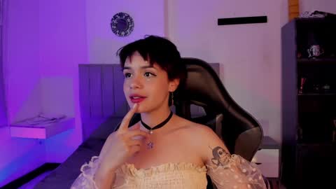 Snapshot of catarsiss_moon chatting on 01/24/25, 12:09 Cat online show from 01/24/25, 12:09