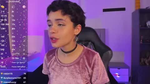 Snapshot of catarsiss_moon chatting on 02/09/25, 09:39 Cat online show from 02/09/25, 09:39