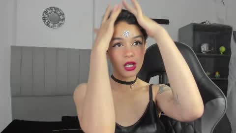 Snapshot of catarsiss_moon chatting on 02/17/25, 09:19 Cat online show from 02/17/25, 09:19