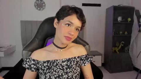 Snapshot of catarsiss_moon chatting on 02/18/25, 08:25 Cat online show from 02/18/25, 08:25