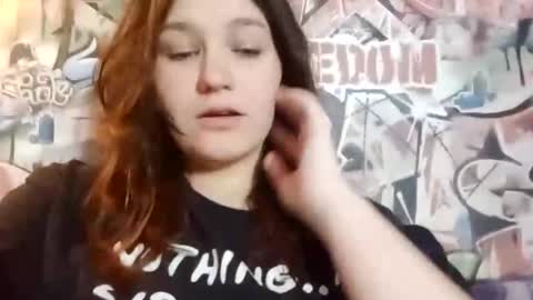 Snapshot of catchymary chatting on 03/11/25, 12:33 catchymary online show from 03/11/25, 12:33