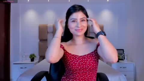 Snapshot of cathalina_santana chatting on 09/17/25, 06:42 Catalina Santana online show from 09/17/25, 06:42