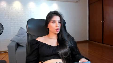 Snapshot of cathalina_santana chatting on 09/29/25, 06:46 Catalina Santana online show from 09/29/25, 06:46
