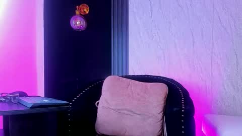  Catherine  online show from 11/07/25, 11:54