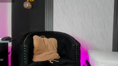  Catherine  online show from 11/10/25, 12:04